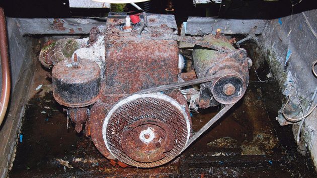 Before deciding to refurbish an old, unworking engine, make sure you’re not wasting your time and money. This is the motor in the original PBO Project Boat Hantu Biru. Surface rust wasn’t a problem, but a holed casing meant it was scrap